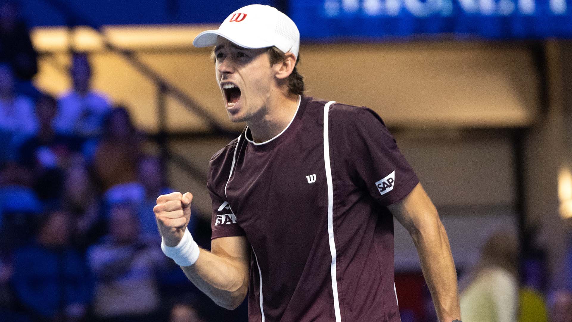 De Minaur weathers Machac’s Vienna whirlwind for crucial R1 win