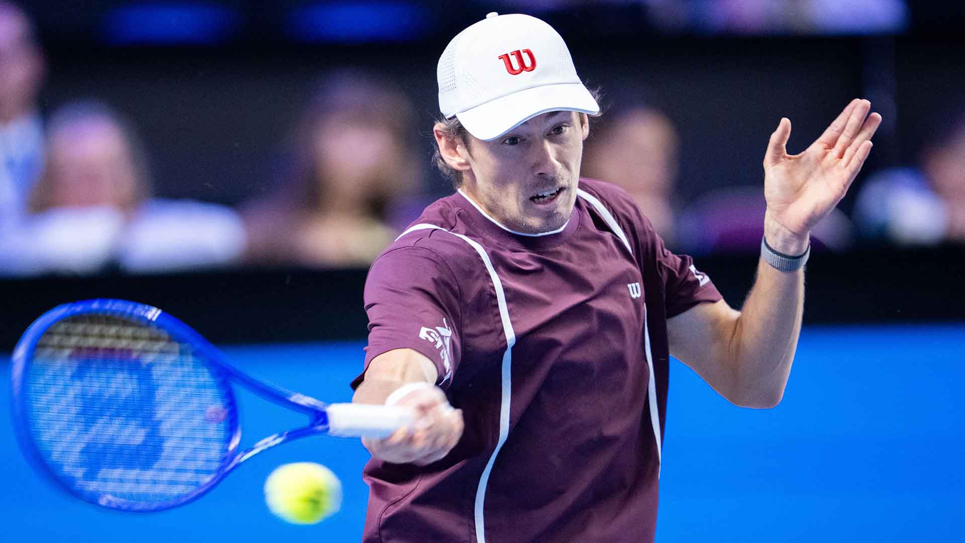 De Minaur downs No. 1-bound Zverev to reach Vienna final, continue Turin charge