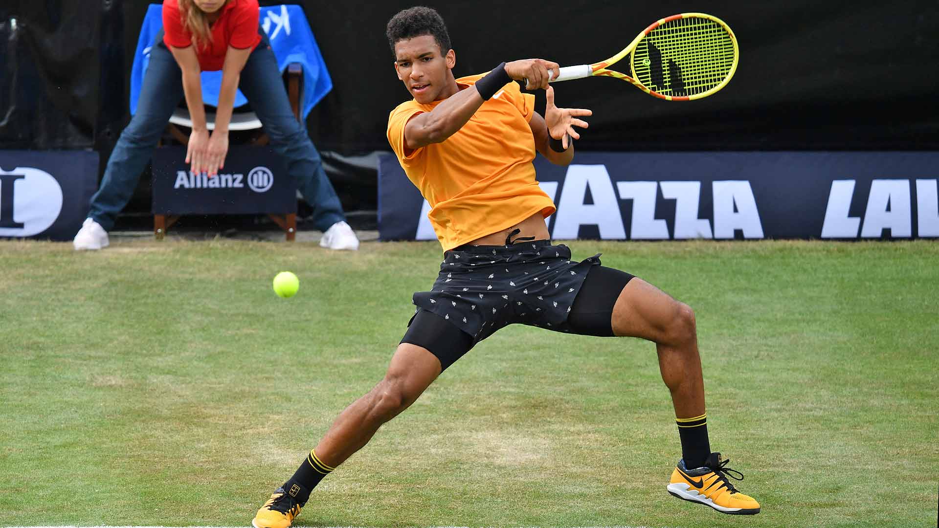 Felix Saves Match Point Battles Past Brown In Stuttgart Atp Tour Tennis