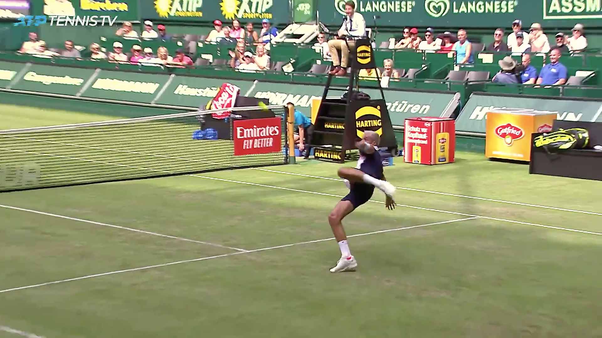Benoit Paire Jo Wilfried Tsonga Pause For Mid Game Football Match In Halle Atp Tour Tennis Tsonga was born in 1985 in le mans, france and turned pro in 2004 at the age of 19. benoit paire jo wilfried tsonga pause