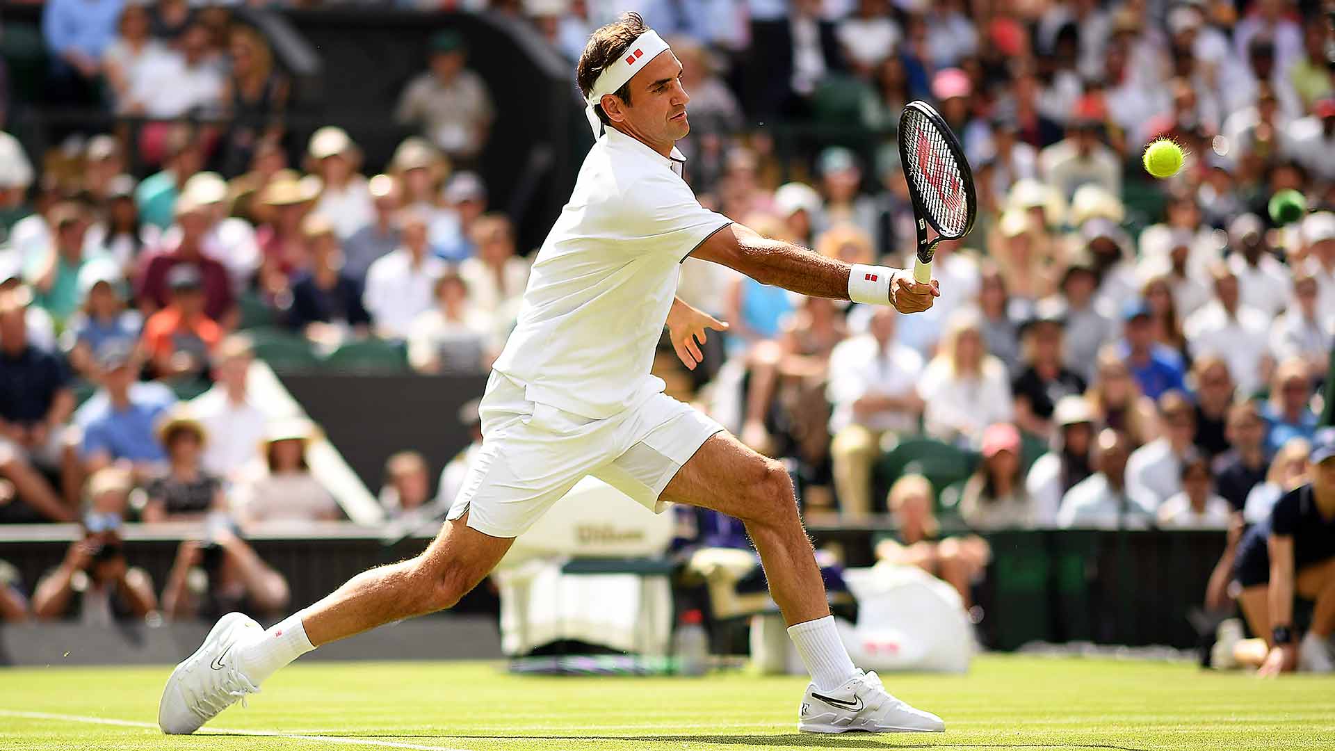 Rodeo Senaat Veroveraar Roger Federer beats Lloyd Harris to win his 2019 Wimbledon opener | ATP  Tour | Tennis