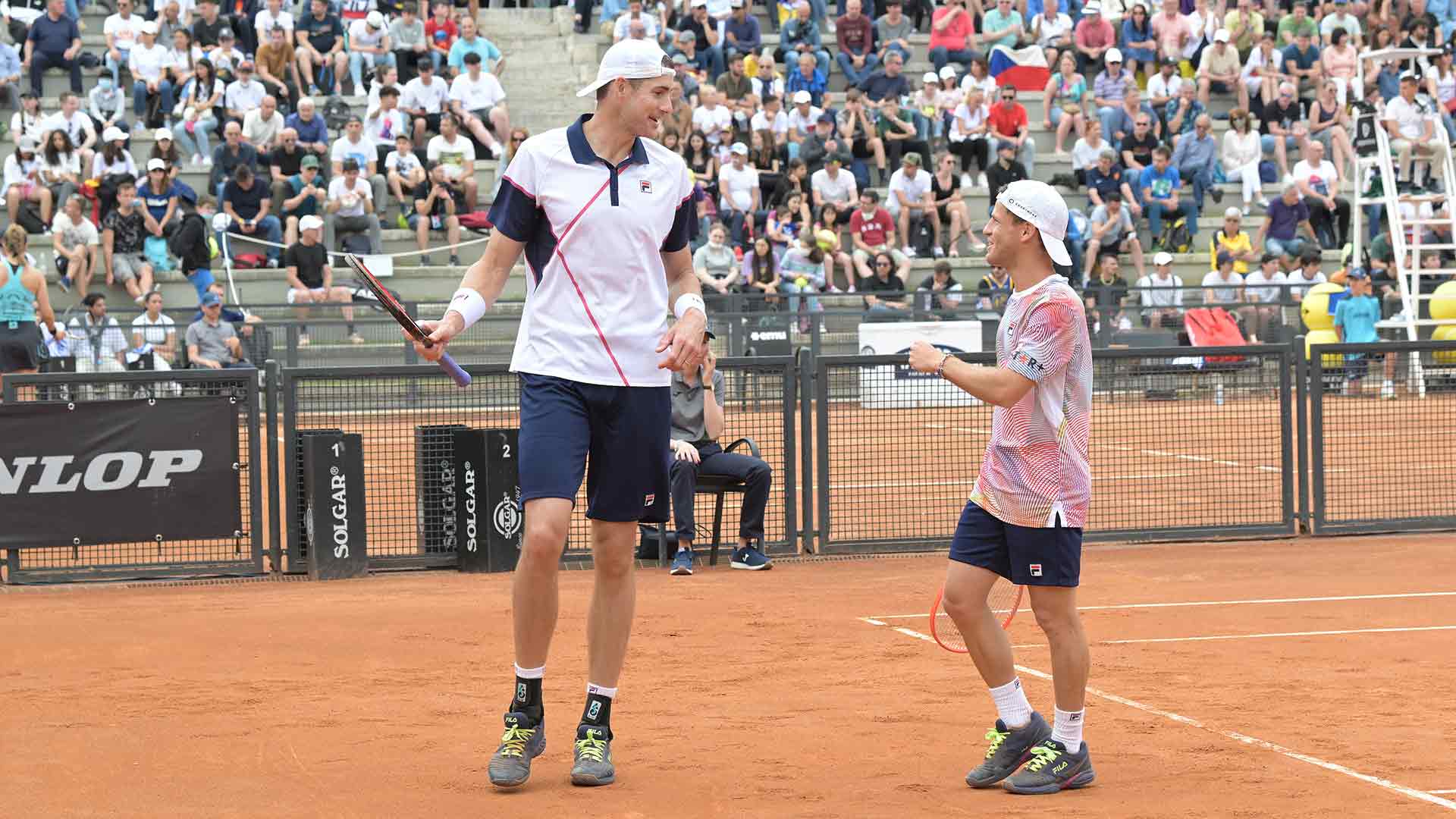 isner-schwartzman-rome-2022-monday.jpg